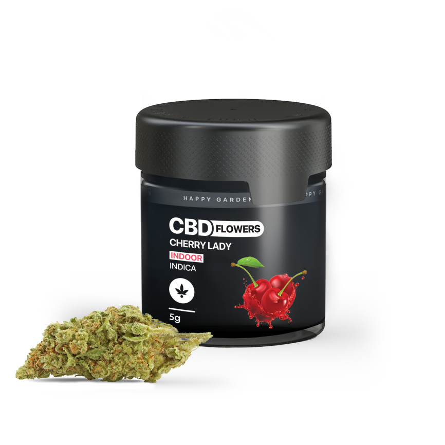 A prémium fekete, Cherry Lady - CBD virágok 5g | Indica feliratú üveg cseresznye illusztrációval a zöld kannabisz rügy mellett látható fehér háttéren, kiemelve a teljes spektrumú minőséget a CBD Europe-től.