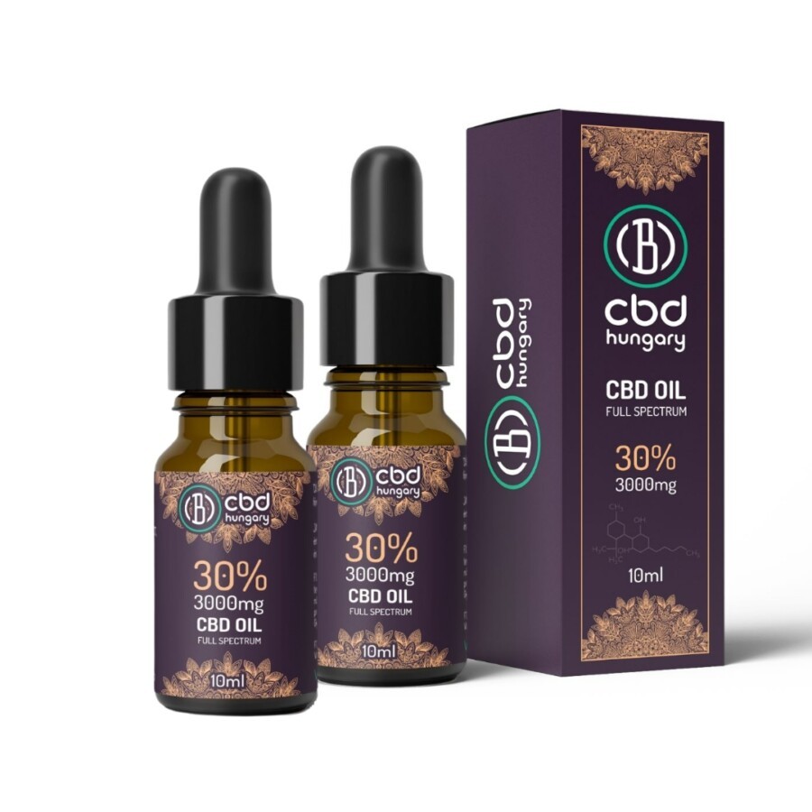 Két barna cseppentős üveg és egy doboz "CBD Europe DUO Csomag 30% Teljes Spektrumú CBD olaj (10ml-3000mg)" feliratú, fehér és teáskék márkajelzéssel, dekoratív mintákkal.