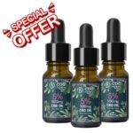 Három üveg CBD Europe Trio 5% teljes spektrumú CBD olaj kender olajjal, egyenként 10ml. A bal felső sarokban egy piros SPECIAL OFFER grafika jelenik meg. A zöld leveles címkék aláhúzzák ezt az exkluzív CBD olaj rendelés lehetőséget.